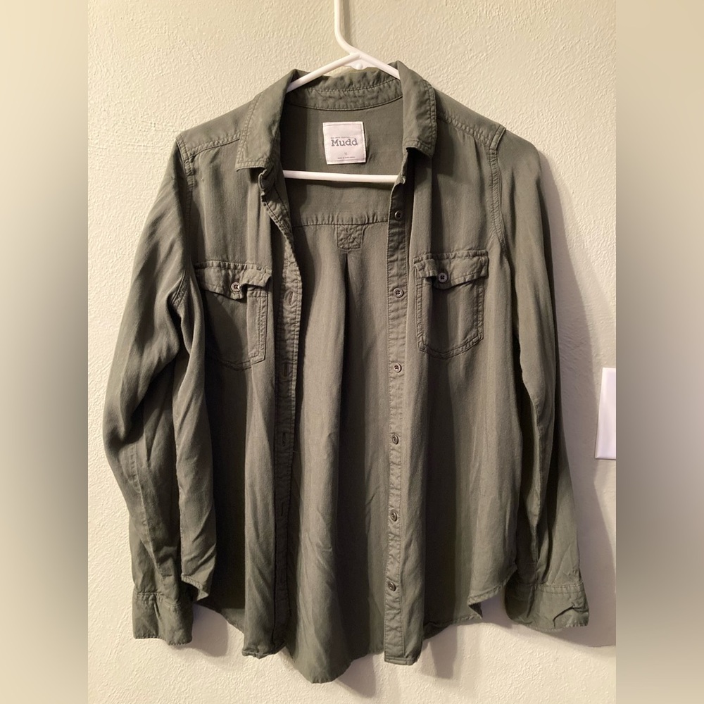 Women’s Long Sleeve Button Up Dark Green Shirt Sz Medium SOFT!